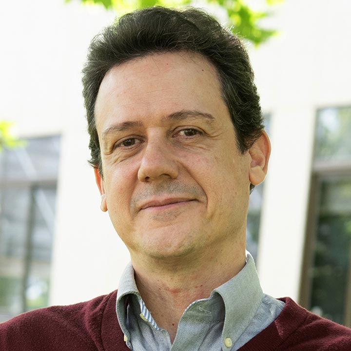 Óscar R. González López